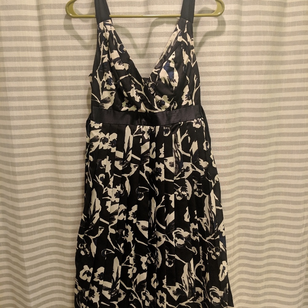 Sleeveless cocktail dress